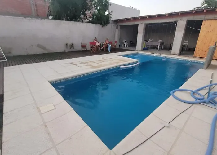 Habitacion Privada En Casa Particular Con Bano Y Espacios En Comun Compartidos- Precios Para 2 Personas 13000 Pesos Argentinos - 1 Persona 7500 Por Noche